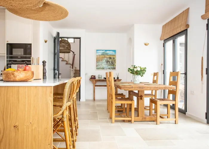 Βίλα Portuguese Close To Carvoeiro With 5 Bedrooms, Pool, Tennis Court And Close To