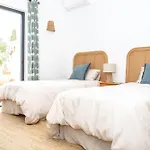 Portuguese Close To Carvoeiro With 5 Bedrooms, Pool, Tennis Court And Close To 别墅