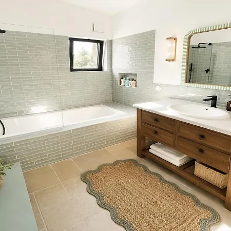 Portuguese Close To Carvoeiro With 5 Bedrooms, Pool, Tennis Court And Close To *