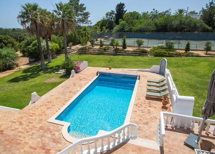别墅 Portuguese Close To Carvoeiro With 5 Bedrooms, Pool, Tennis Court And Close To 拉戈阿